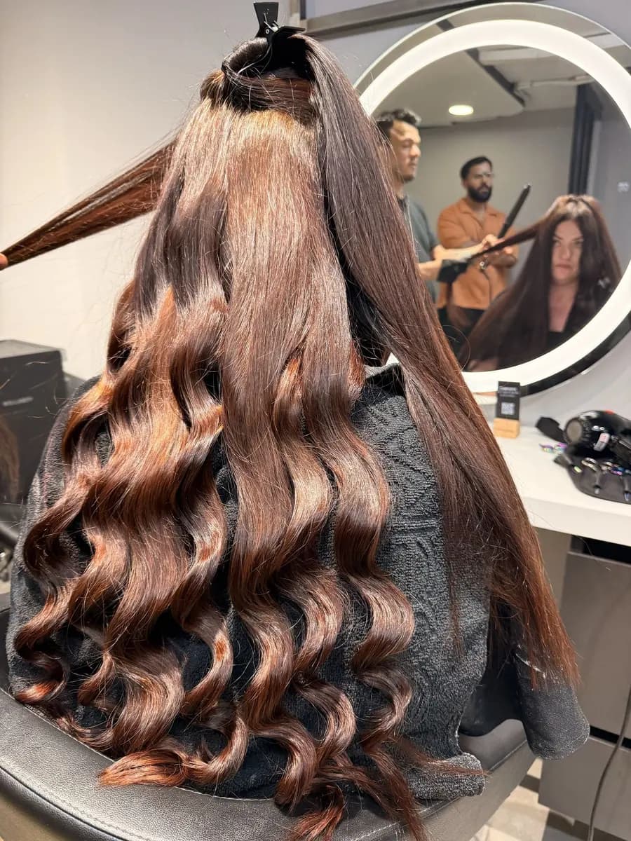 Salon stylists styling waves at Gran de Gràcia