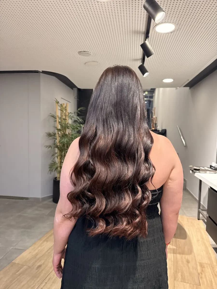 Long hair with defined waves